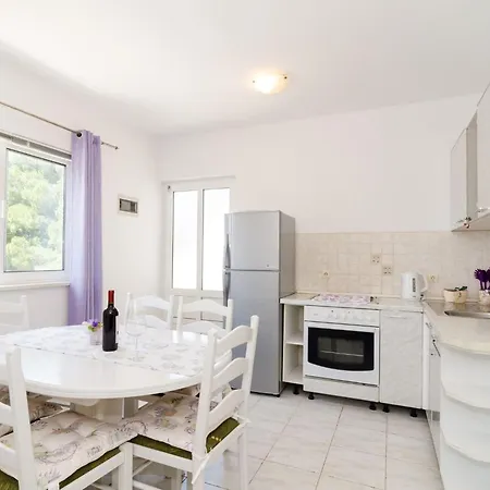 Dinga -borak - Comfort Two Bedroom With Balcony No 6 * Potomje