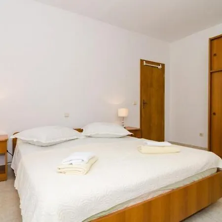 Dinga -borak - Comfort Two Bedroom With Balcony No 6 Potomje
