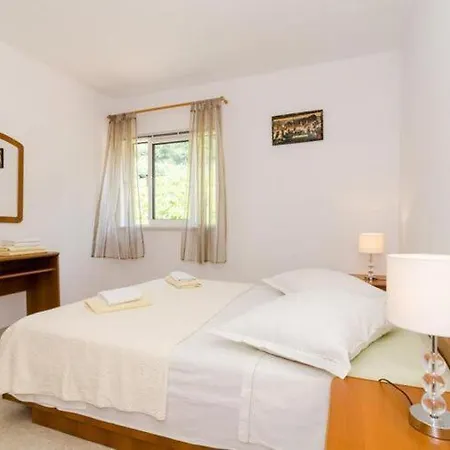 Dinga -borak - Comfort Two Bedroom With Balcony No 6 *