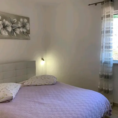 Dinga -borak - Comfort Two Bedroom With Balcony No 6 *